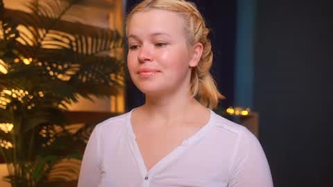 valeri______ online show from 06/19/26, 07:34