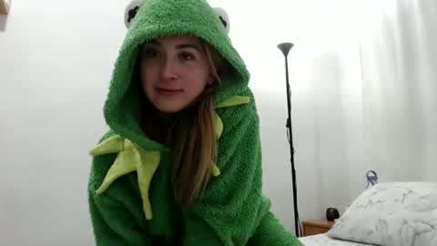   online show from 11/12/25, 02:34