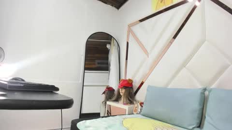 valeria_gil_ online show from 05/15/26, 03:46