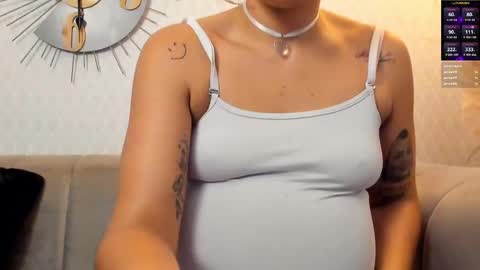 Snapshot of valeria_mtz chatting on 03/05/25, 02:01 valeria_mtz online show from 03/05/25, 02:01