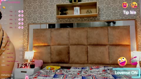 Costume lover online show from 01/31/25, 03:52