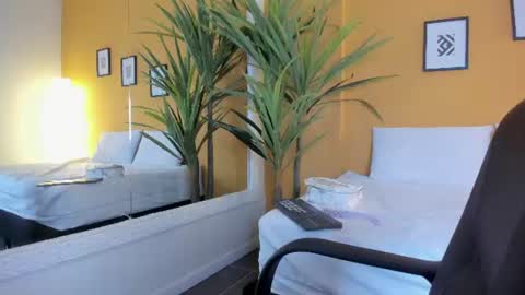 valeria_rua online show from 07/04/26, 10:54