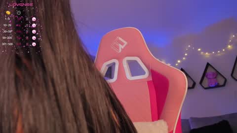 Snapshot of valeria_uribe22 chatting on 12/18/24, 05:52 online show from 12/18/24, 05:52