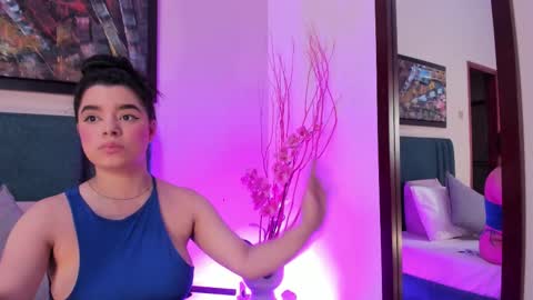 Snapshot of valeriablythe chatting on 02/17/26, 11:40 ValeriaBlythe online show from 02/17/26, 11:40