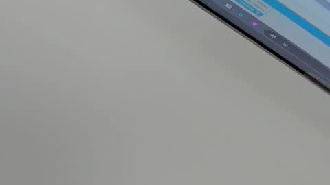 Valeria online show from 12/22/25, 12:24