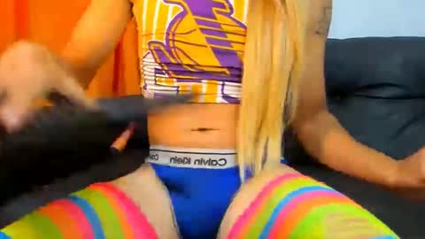 Snapshot of valeriapinkk chatting on 12/23/24, 03:01 valeriapinkk online show from 12/23/24, 03:01