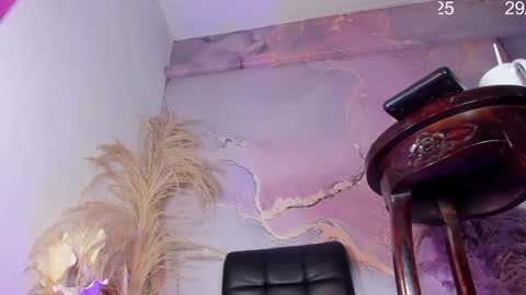 Snapshot of valeriaqueents21 chatting on 10/29/25, 01:13 valeriaqueents21 online show from 10/29/25, 01:13