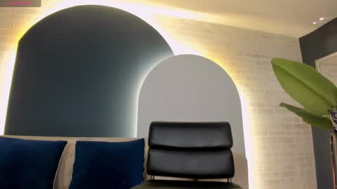 Valeria online show from 12/24/24, 10:01