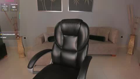 Valeria online show from 11/05/25, 04:23