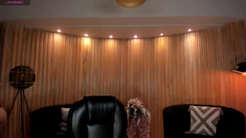 Vale  online show from 12/15/25, 12:20