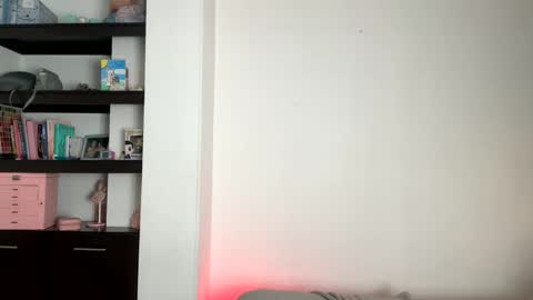 valerie07 online show from 04/15/26, 04:08