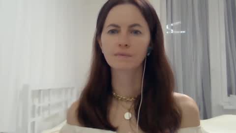 valerie_rose777 online show from 12/06/24, 07:34