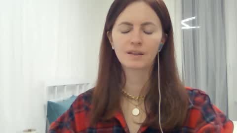 valerie_rose777 online show from 01/06/25, 06:52