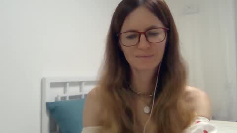 valerie_rose777 online show from 10/12/25, 07:13