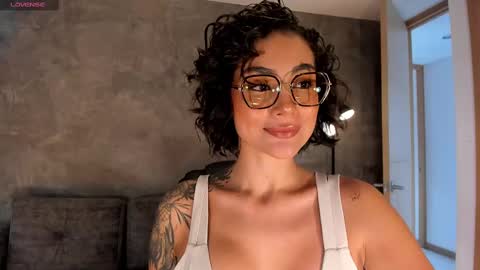 Snapshot of valerieaustin chatting on 10/31/25, 04:19 call me Val online show from 10/31/25, 04:19