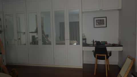 Valerie online show from 09/17/25, 01:51