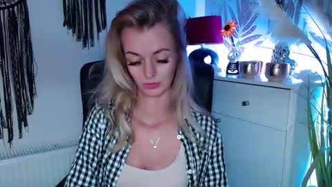 Valerie  online show from 02/04/25, 02:53