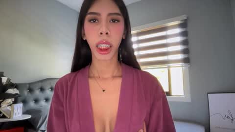 Snapshot of valerieriches chatting on 02/19/26, 04:41 Valerie online show from 02/19/26, 04:41