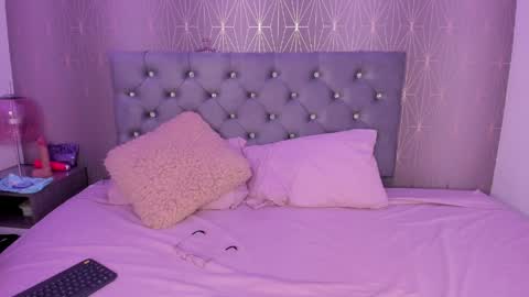 valeriesaint online show from 04/08/26, 10:32