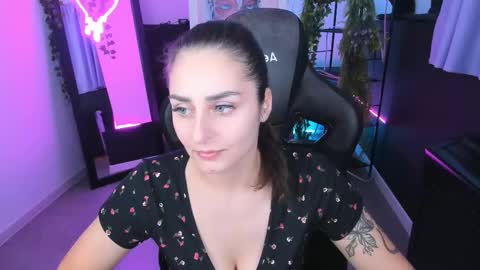 Valerie online show from 11/05/25, 02:39