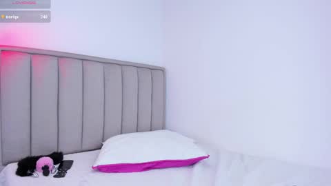 Snapshot of valery__nova chatting on 02/19/25, 03:16 Cris online show from 02/19/25, 03:16