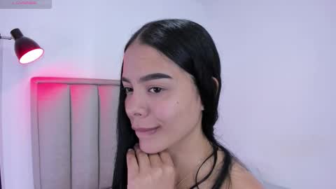 Snapshot of valery__nova chatting on 11/08/25, 02:12 Cris online show from 11/08/25, 02:12