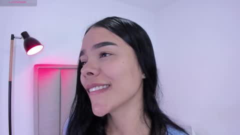 Snapshot of valery__nova chatting on 11/11/25, 02:44 Cris online show from 11/11/25, 02:44