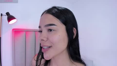 Snapshot of valery__nova chatting on 11/13/25, 04:00 Cris online show from 11/13/25, 04:00