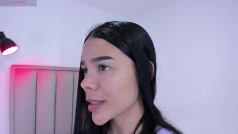 Snapshot of valery__nova chatting on 11/25/25, 10:54 Cris online show from 11/25/25, 10:54