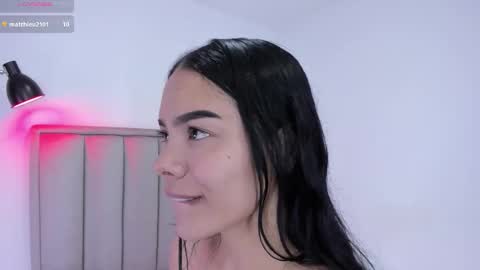 Snapshot of valery__nova chatting on 12/20/25, 04:03 Cris online show from 12/20/25, 04:03