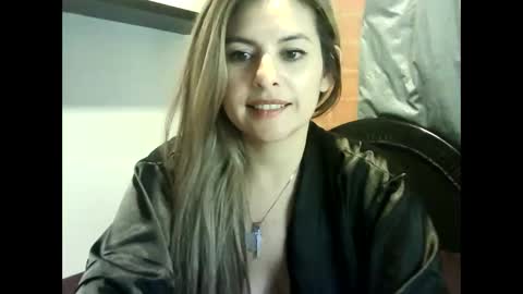 Snapshot of valery__rouse_ chatting on 04/04/26, 08:12 Valery online show from 04/04/26, 08:12