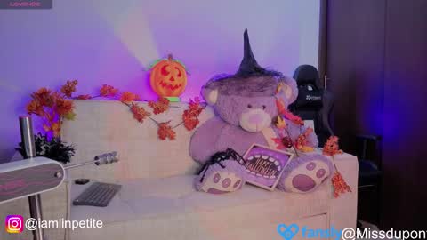 Snapshot of valery_dupont chatting on 10/30/25, 03:41 Valery Lin Dupont online show from 10/30/25, 03:41