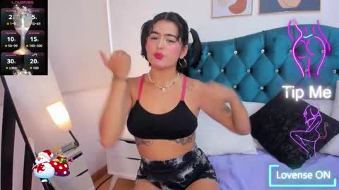 Snapshot of valery_jame chatting on 12/16/25, 08:25 Valery online show from 12/16/25, 08:25