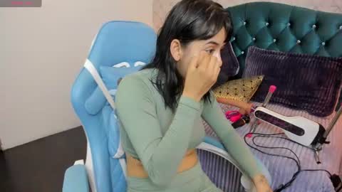 Snapshot of valery_jame chatting on 06/20/26, 07:49 Valery online show from 06/20/26, 07:49