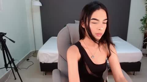 valery_restrepo online show from 06/23/26, 08:40