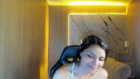 Snapshot of valery_tf chatting on 04/08/26, 08:47 Valery online show from 04/08/26, 08:47