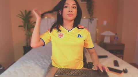 Snapshot of valerycolins chatting on 06/24/26, 05:50 call me Maria online show from 06/24/26, 05:50
