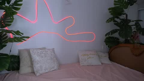 Snapshot of valeryroyale chatting on 12/09/24, 08:11 Valery online show from 12/09/24, 08:11