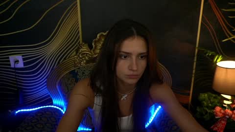 Snapshot of valeryroyale chatting on 12/12/24, 02:33 Valery online show from 12/12/24, 02:33