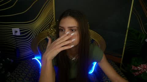 Snapshot of valeryroyale chatting on 12/15/24, 09:56 Valery online show from 12/15/24, 09:56