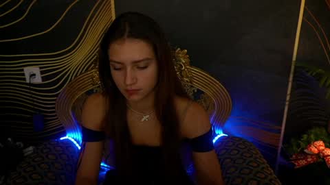 Snapshot of valeryroyale chatting on 12/21/24, 09:01 Valery online show from 12/21/24, 09:01