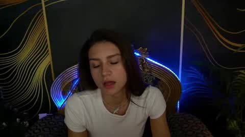 Snapshot of valeryroyale chatting on 01/18/25, 12:15 Valery online show from 01/18/25, 12:15