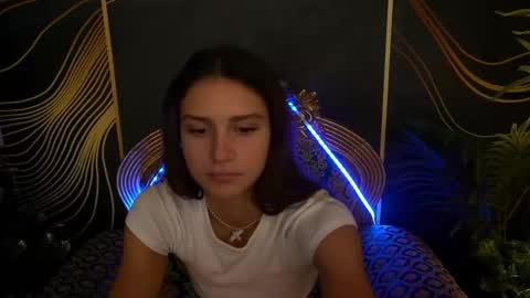 Snapshot of valeryroyale chatting on 01/19/25, 12:28 Valery online show from 01/19/25, 12:28