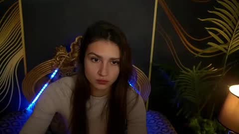 Snapshot of valeryroyale chatting on 01/22/25, 02:35 Valery online show from 01/22/25, 02:35
