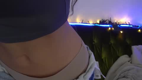 Snapshot of valeryroyale chatting on 02/07/25, 06:02 Valery online show from 02/07/25, 06:02