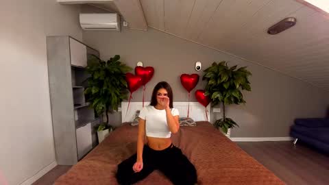 Snapshot of valeryroyale chatting on 02/18/25, 11:22 Valery online show from 02/18/25, 11:22