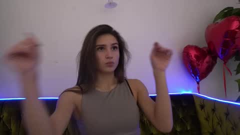 Snapshot of valeryroyale chatting on 02/20/25, 10:48 Valery online show from 02/20/25, 10:48