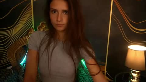 Snapshot of valeryroyale chatting on 03/07/25, 12:01 Valery online show from 03/07/25, 12:01