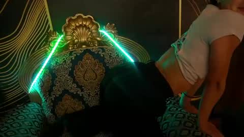 Snapshot of valeryroyale chatting on 03/12/25, 02:23 Valery online show from 03/12/25, 02:23