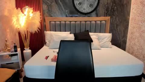 Snapshot of valeryshadey chatting on 11/29/25, 08:12 Valerie Shadey online show from 11/29/25, 08:12